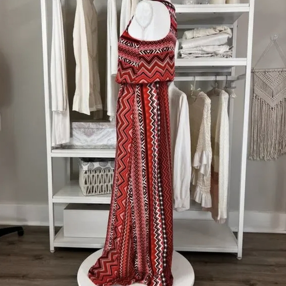 Derek Heart Red Geometric Maxi Dress - Picture 3 of 4